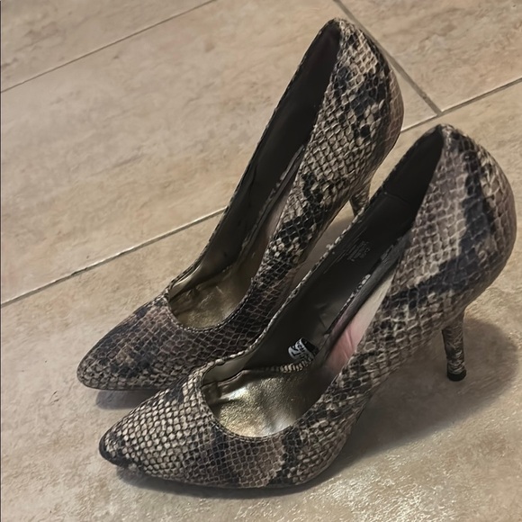 Mossimo Snake Print Black Heels - Picture 6 of 11